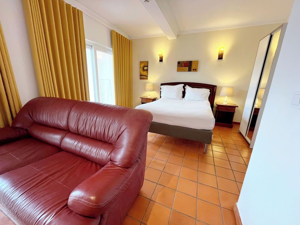 Apartamentos da Vila – Duna Parque Resorts & Hotels Suite, Courtyard View 4