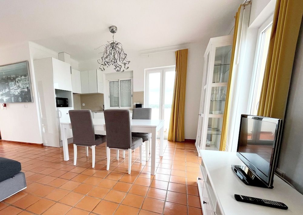 Apartamentos da Vila – Duna Parque Resorts & Hotels Superior Suite, Sea View 5