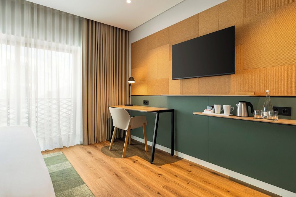 Holiday Inn Beja by IHG Standard Room, 1 Queen Bed, Balcony 5