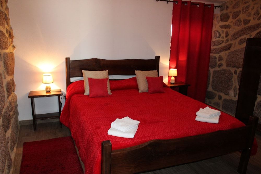 GerêsTER Traditional Cottage, 1 King Bed, Balcony, Mountain View 6