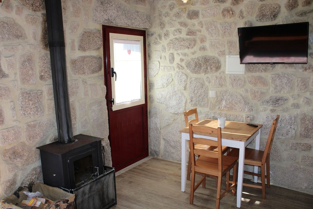 GerêsTER Traditional Cottage, 1 King Bed, Balcony, Mountain View 9