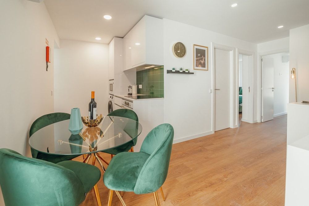 Apartment, Smoking