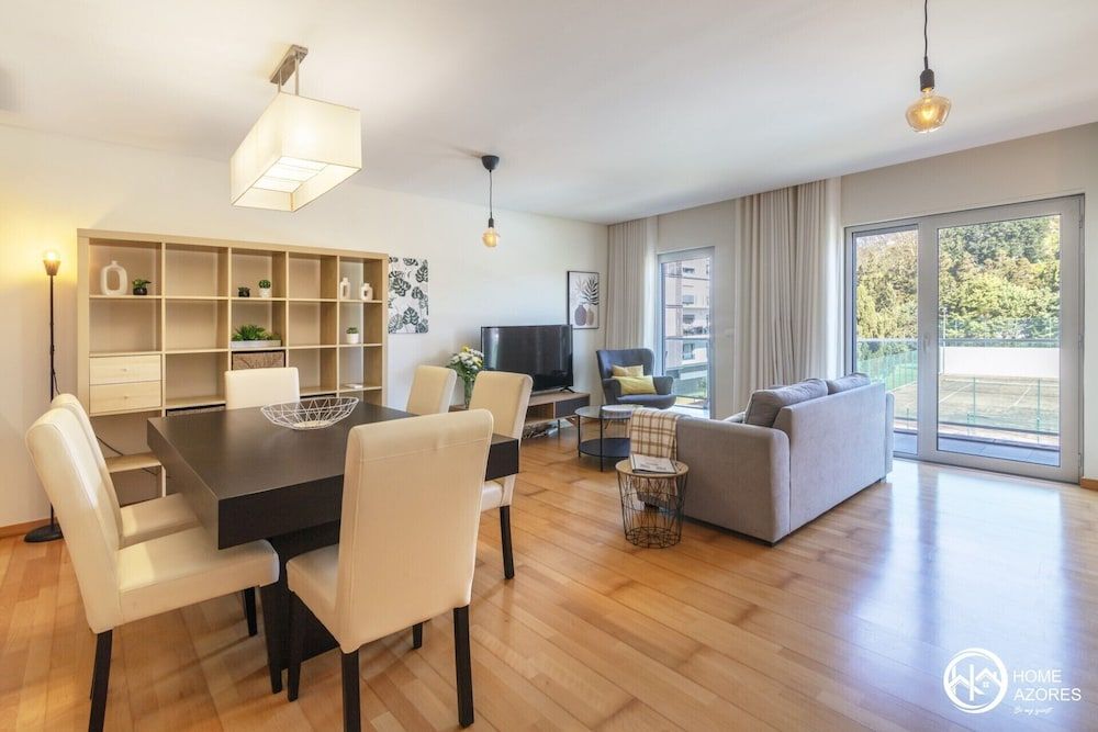 Premium Condo, 3 Bedrooms, Kitchen, Pool View