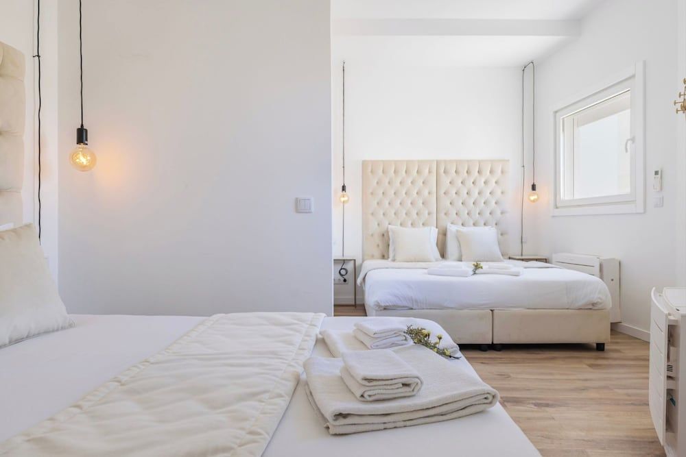 Deluxe Apartment, City View