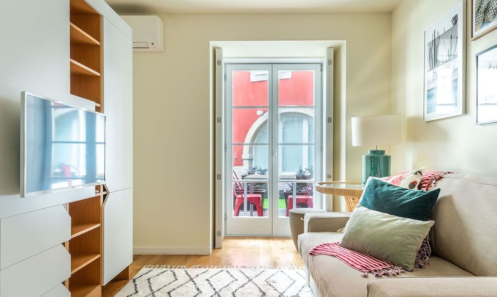 Apartment (0 Bedroom)