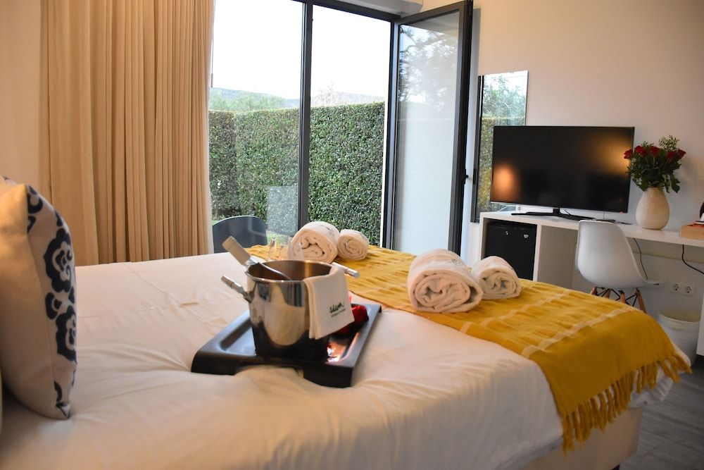 Mercedes Country House Standard Double Room, Mountain View 3