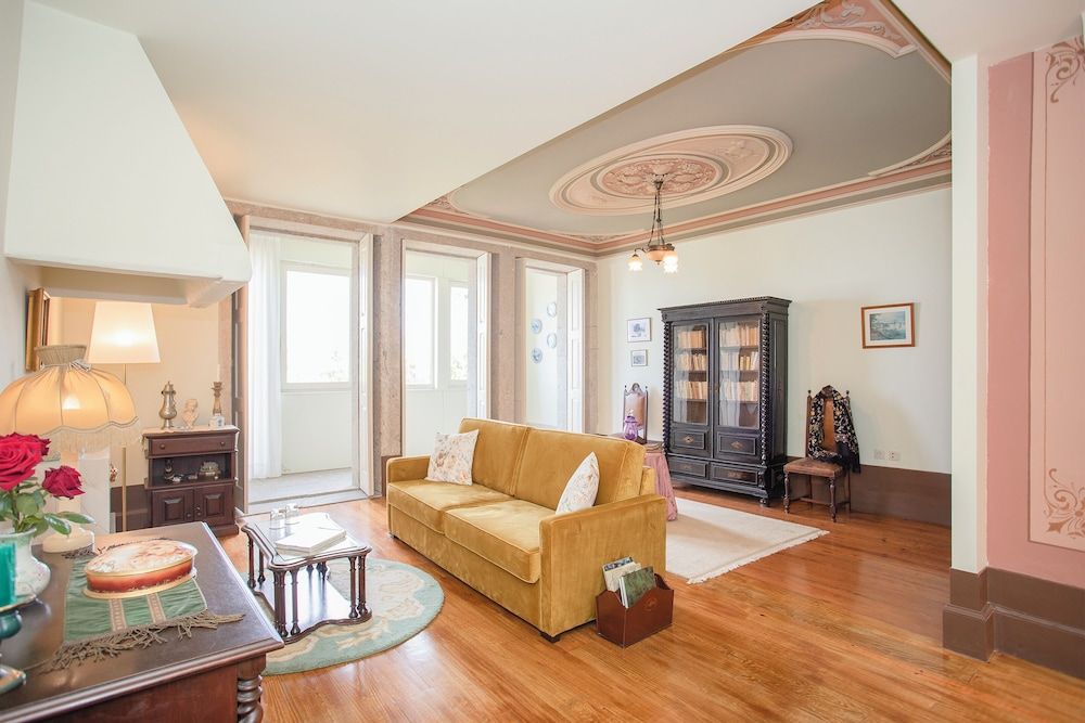 Panoramic Room, City View