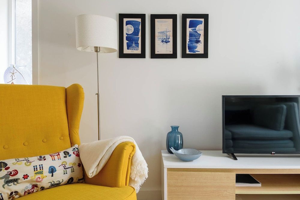 Almad3 Stylish Almada Hide-away