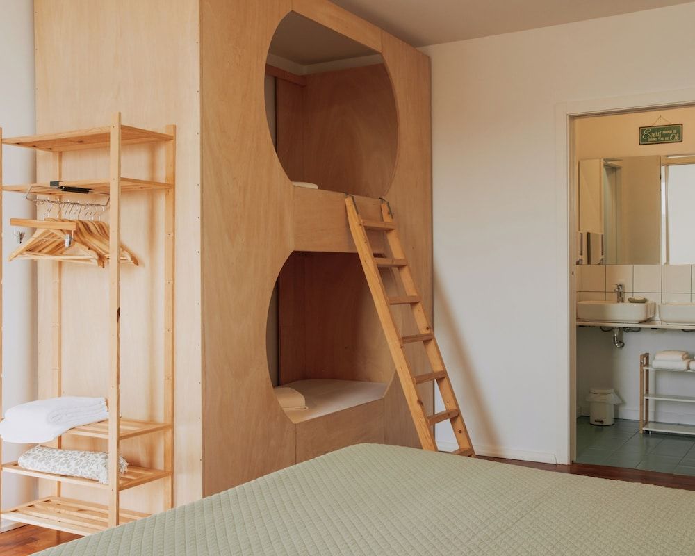 Quinta da Quinhas Comfort Quadruple Room, Garden View 2