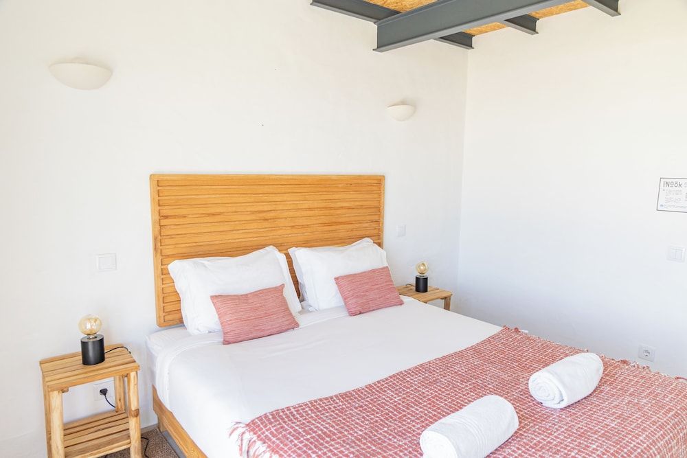 Casa Nook Sagres Standard Room, Garden View 11