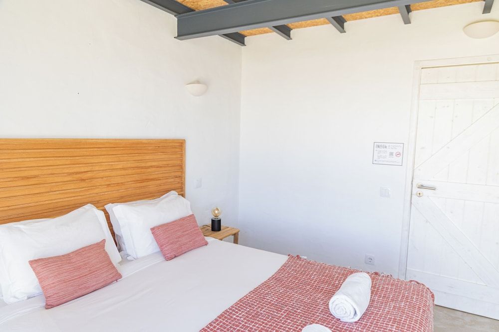 Casa Nook Sagres Standard Room, Garden View 10