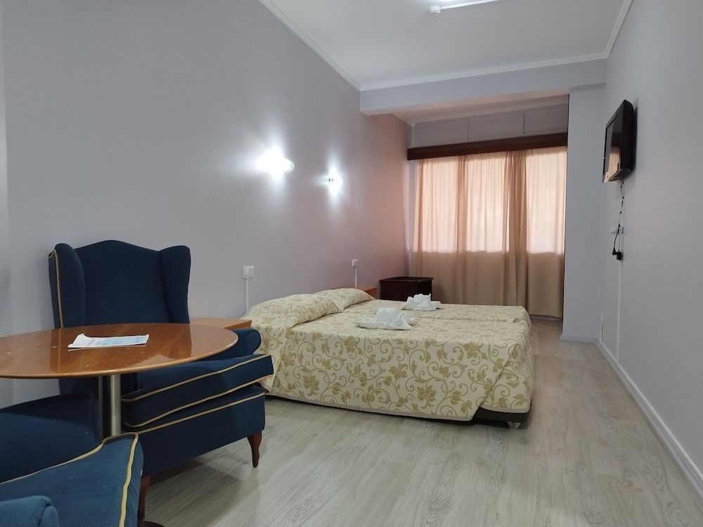 ALOJAMENTO CENTRAL 2 Economy Double Room, City View 3