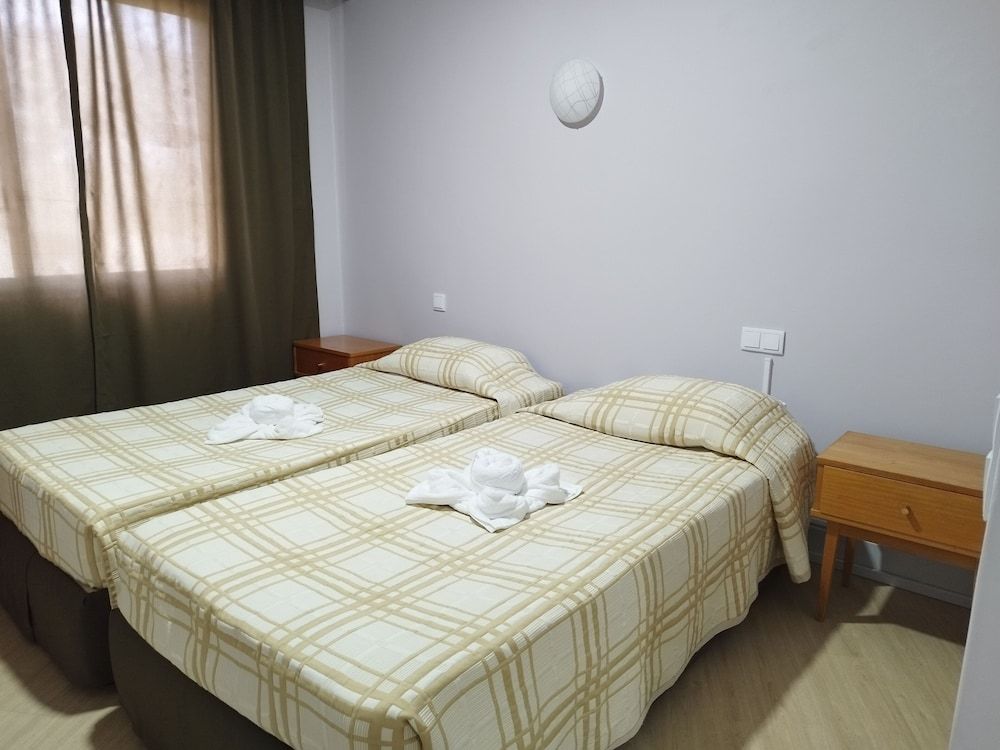 ALOJAMENTO CENTRAL 2 Basic Single Room, City View 4
