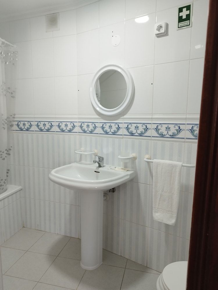 ALOJAMENTO CENTRAL 2 Economy Double Room, City View 4