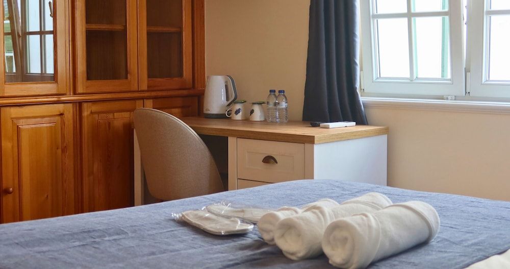 Art 4 You Carcavelos Suites Comfort Double Room 2