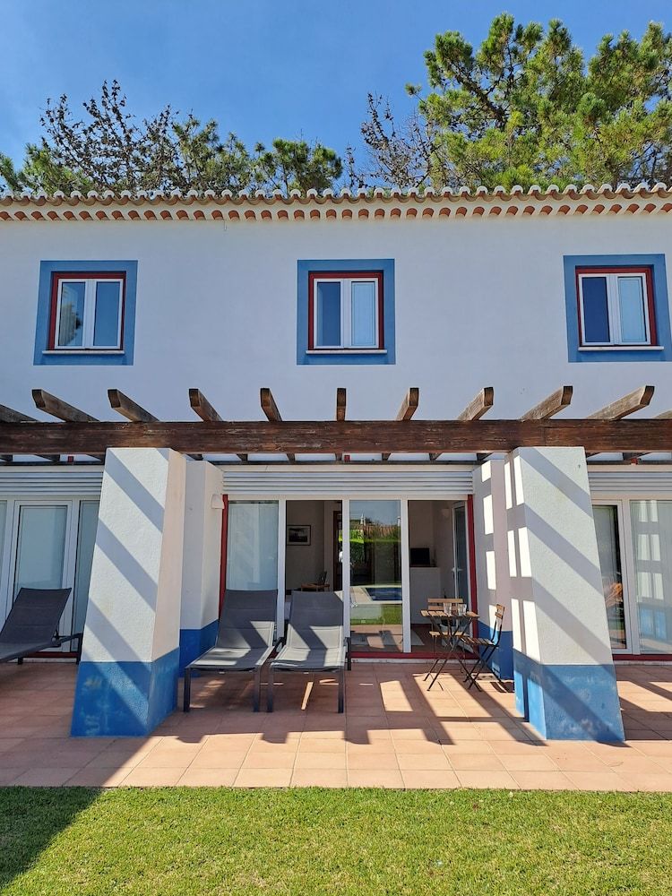 Casa Nook Arrifana Superior Double Room, Pool View 2