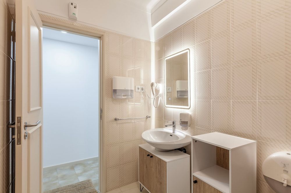 Rooms4you 3 in historic center of Braga Comfort Room, 1 Double Bed, Non Smoking, Air conditioning (Quarto C3) 9