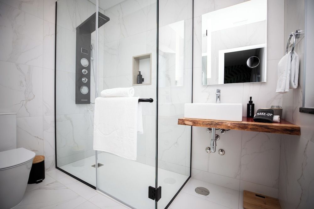 Xhale Azores Suite, Mountain View 4