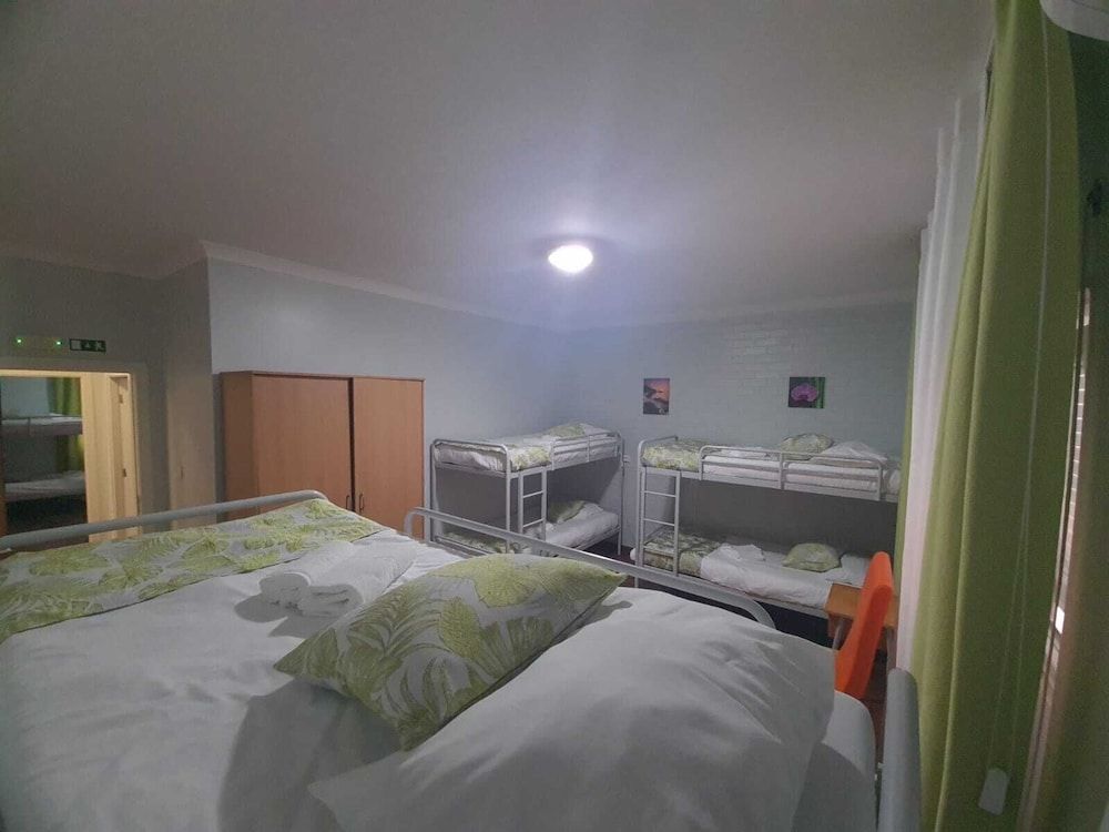 Classic Shared Dormitory, Women only