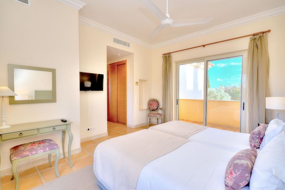 Monte Rei 2 bed Linked Villa Villa, Smoking 42