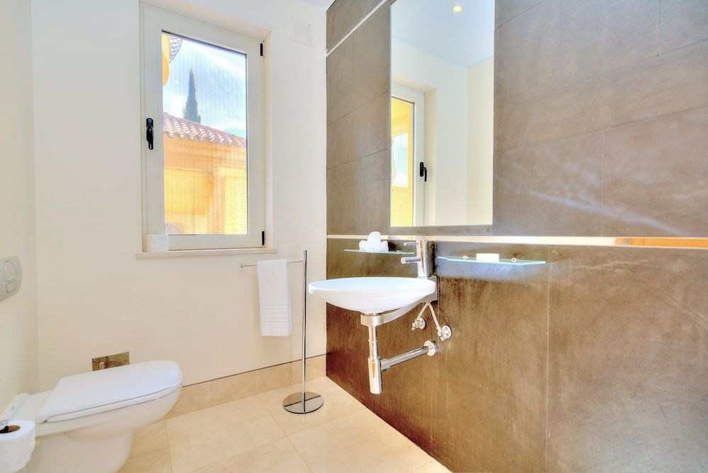 Monte Rei 2 bed Linked Villa Villa, Smoking 33