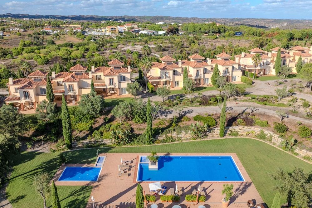 Monte Rei 2 bed Linked Villa Villa, Smoking 25