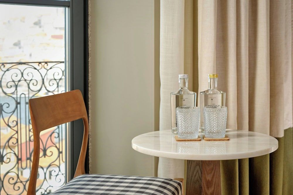 Room, 1 King Bed, River View (Balcony)
