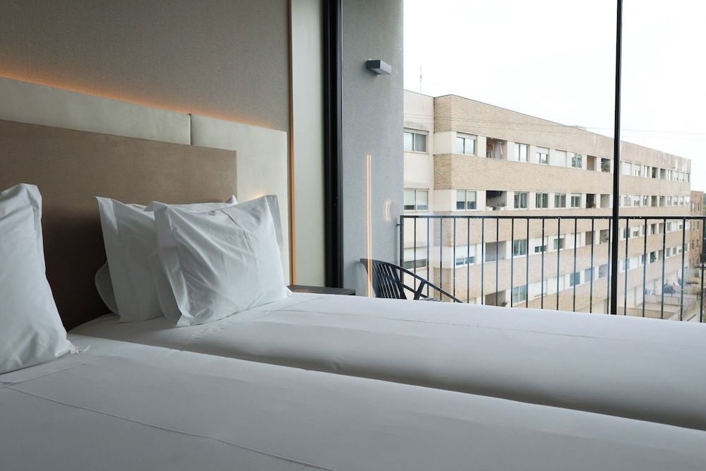 Oporto Fly Hotel Twin Room 4