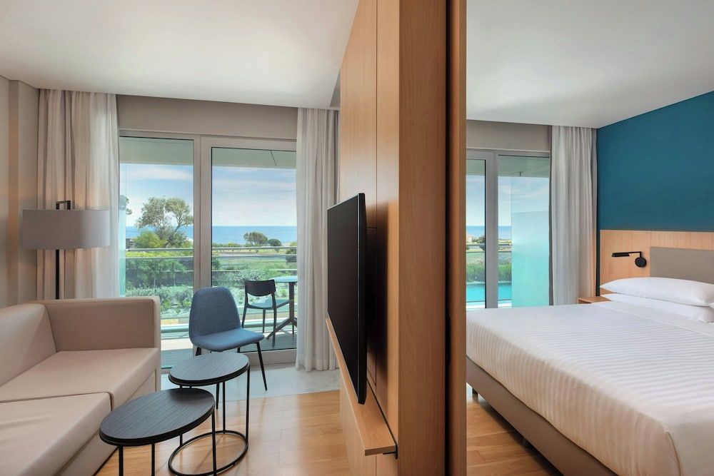 Junior Suite, 1 King Bed, Balcony, Sea View