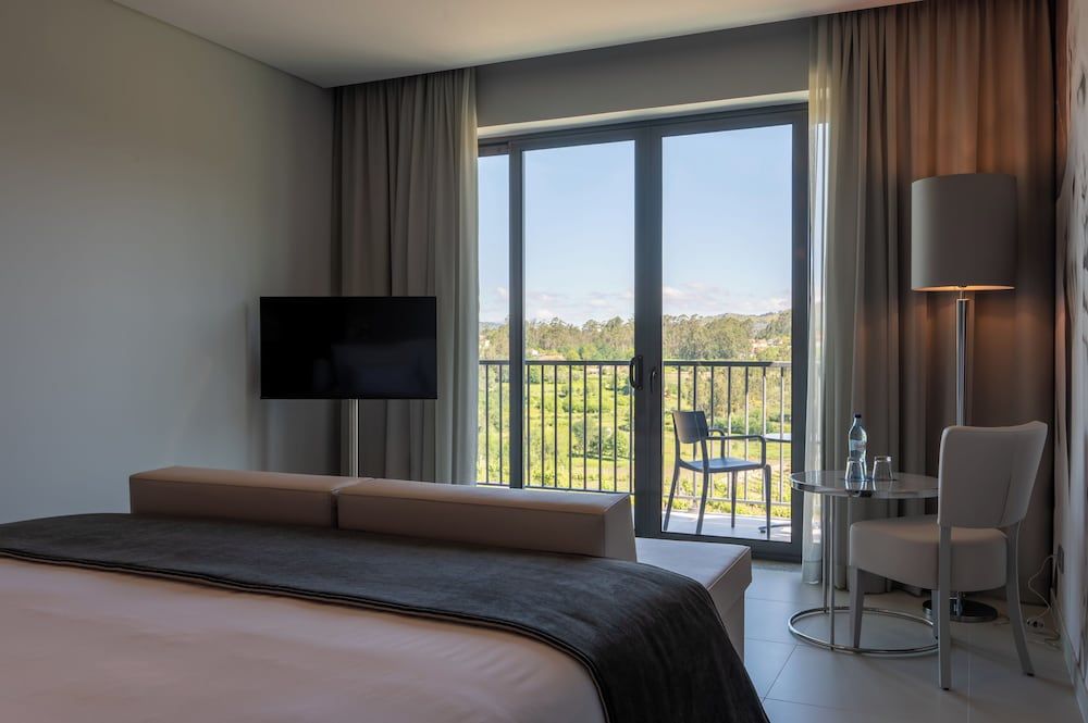 Vila Gale Collection Ponte de Lima Hotel Family Room (Standard, 2 Adults + 1 Child) 2