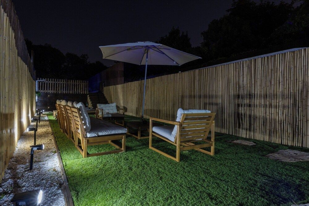 Pool Paradise Apartment C