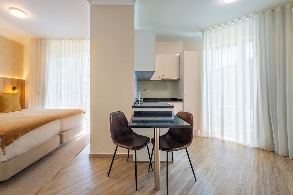 Vila Baleira Residence Classic Studio, City View 4