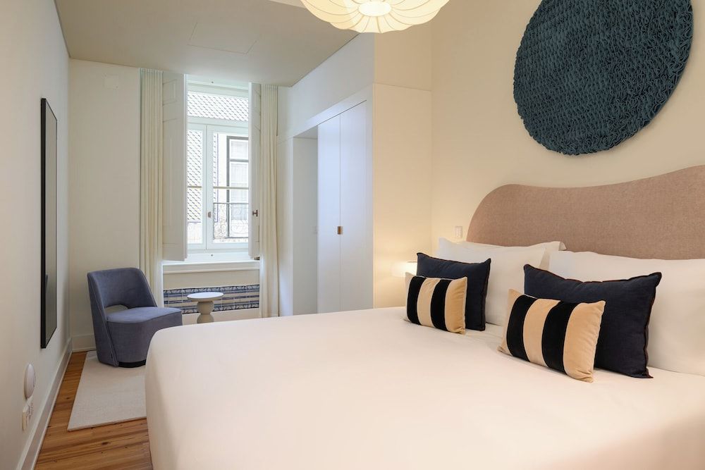 Suite, 1 King Bed with Sofa bed