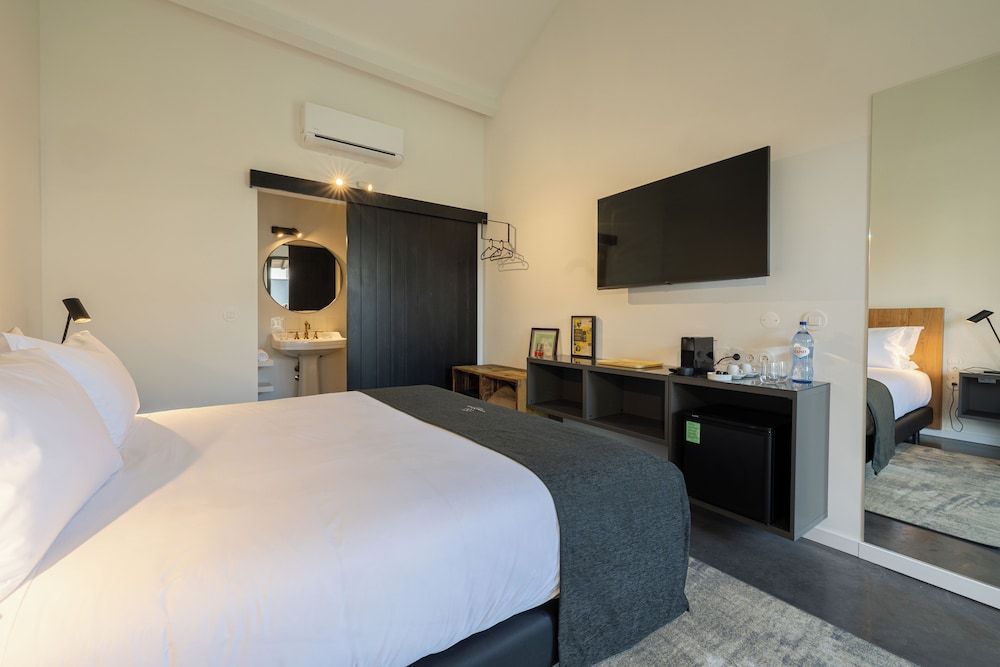 CasaNova Farmhouse Comfort Double Room 3