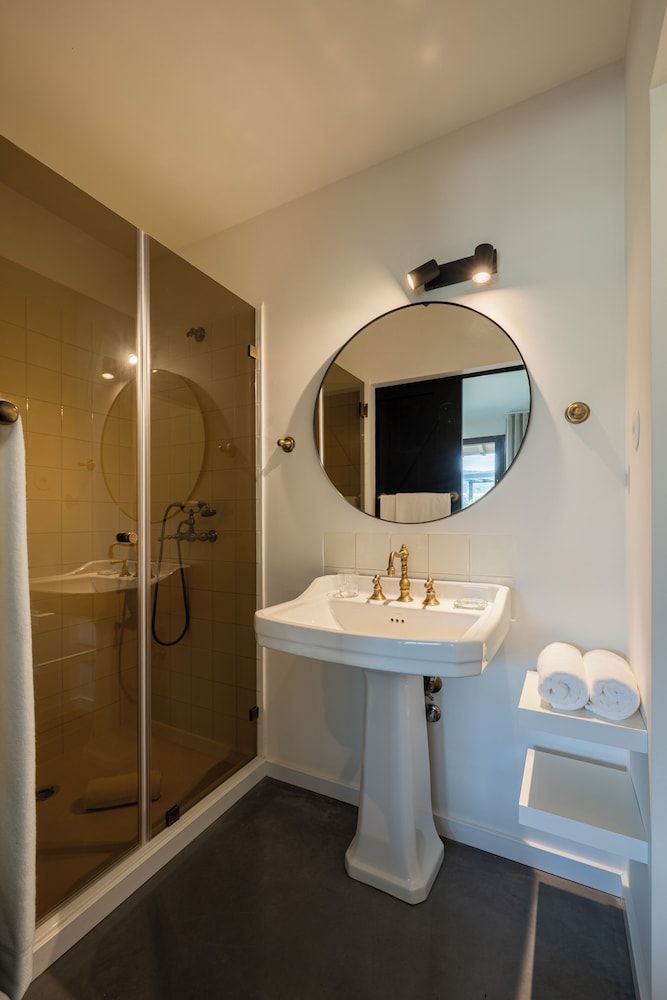 CasaNova Farmhouse Comfort Double Room 5