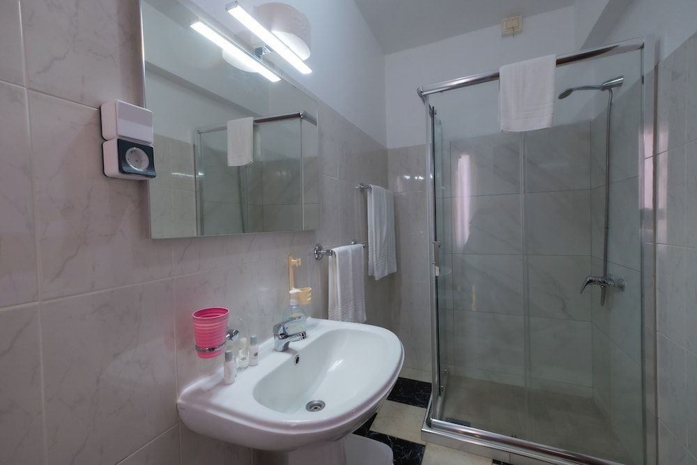 Residencial Família Double Room 18