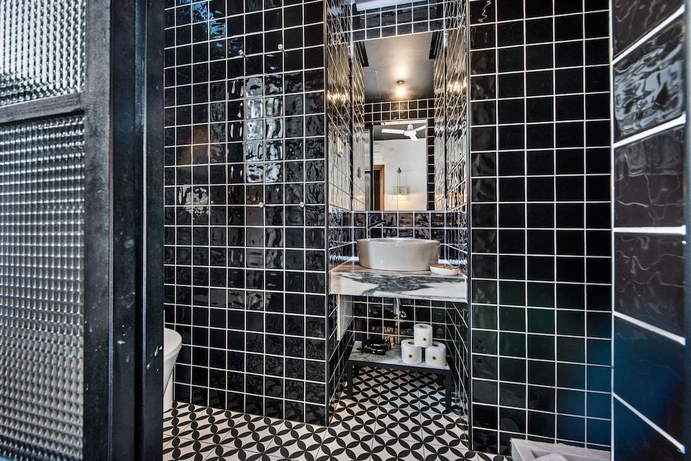 Lemon Tree Stay Basic Double Room 5