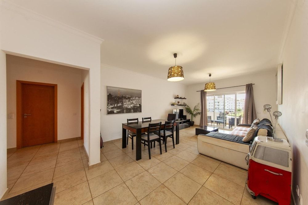 Apartment (3 Bedrooms)