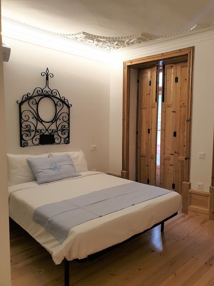 Casa da Baixa Downtown House Deluxe Room, Balcony, City View 9