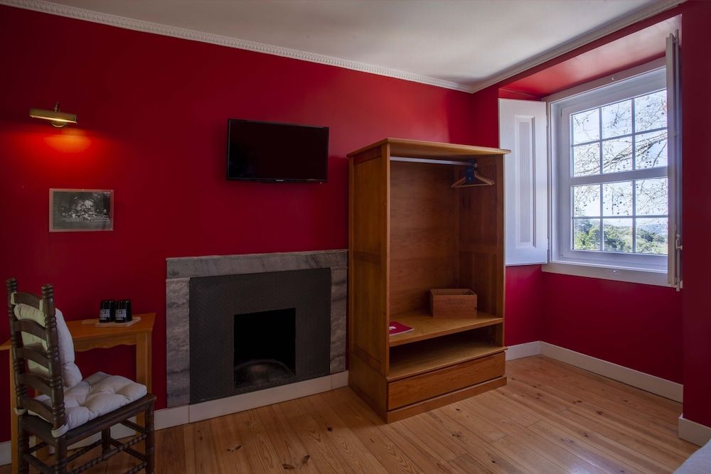 Casa do Vinho Sintra Guest House Deluxe Double or Twin Room 9