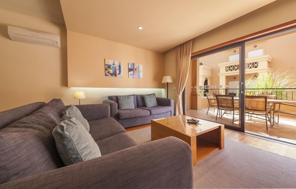 Apartment (2 Bedrooms)
