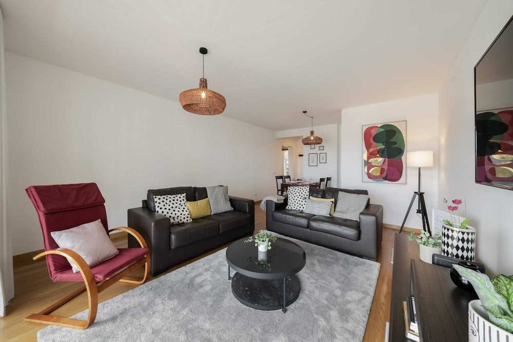 Basic Apartment, Multiple Beds