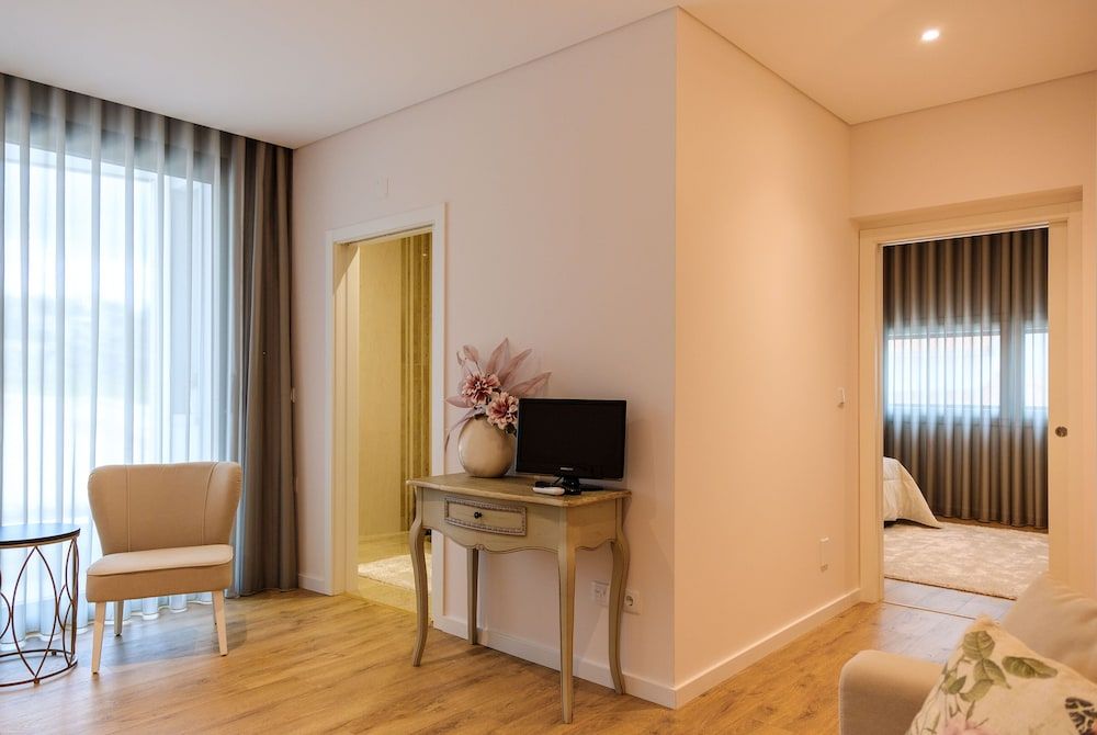 Rito Hall da Serra Family Room, 1 Queen Bed with Sofa bed, Refrigerator 6