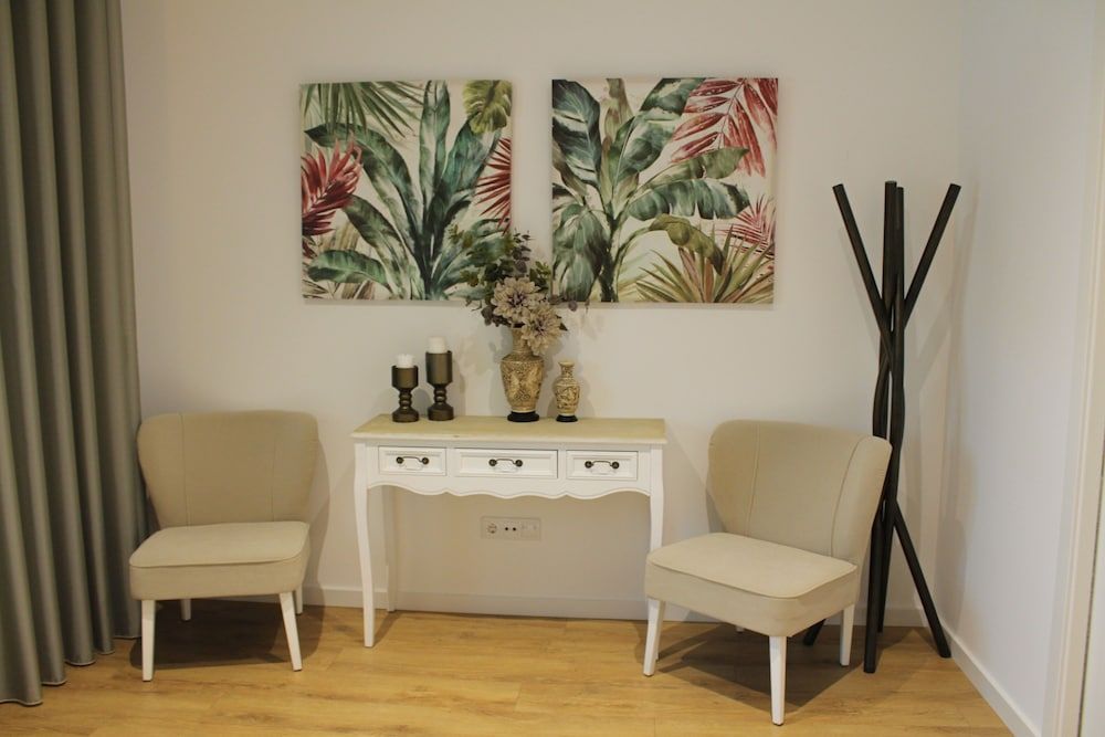 Rito Hall da Serra Family Room, 1 Queen Bed with Sofa bed, Refrigerator 3