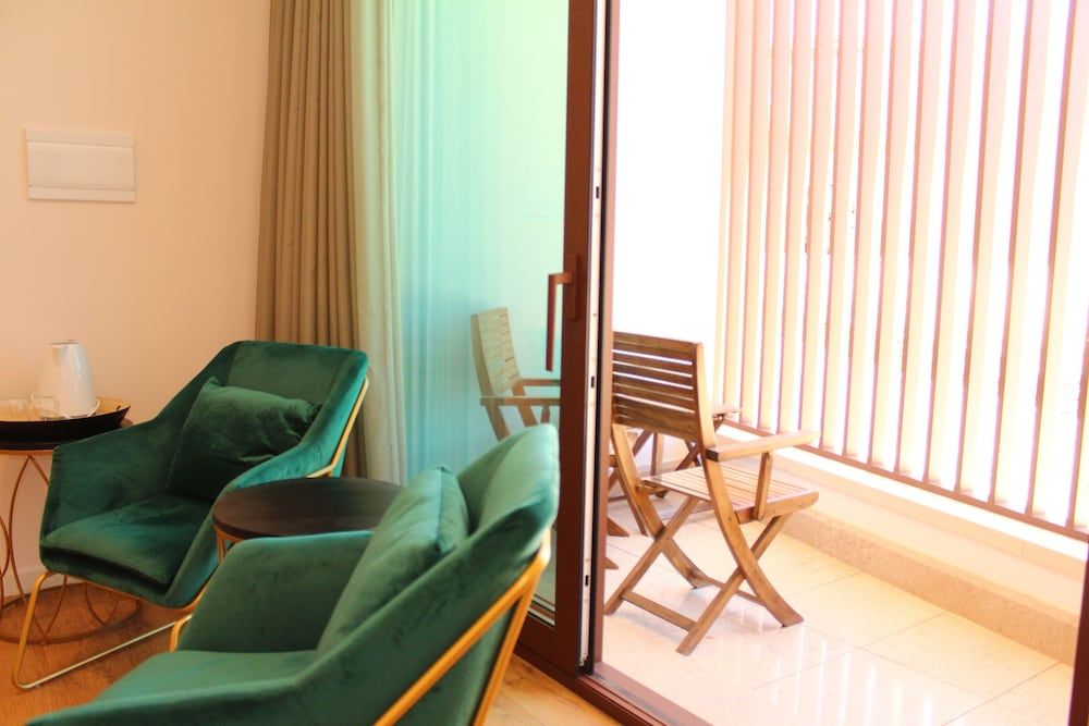 Rito Hall da Serra Family Room, 1 Queen Bed with Sofa bed, Refrigerator 10