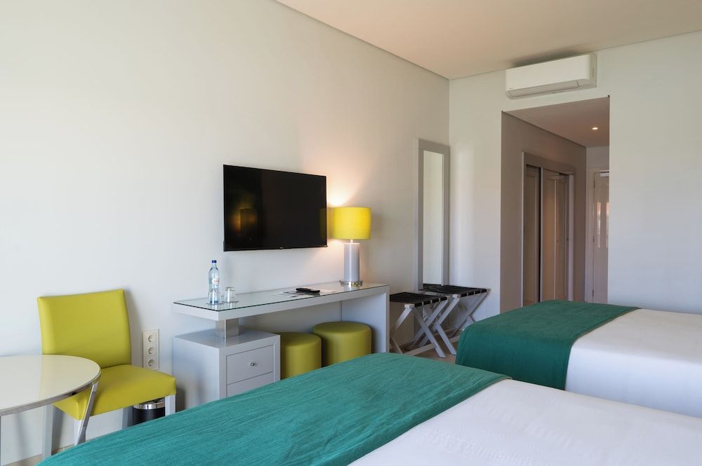 Vila Gale NEP Kids Hotel Premium Family (3 Adults) 4