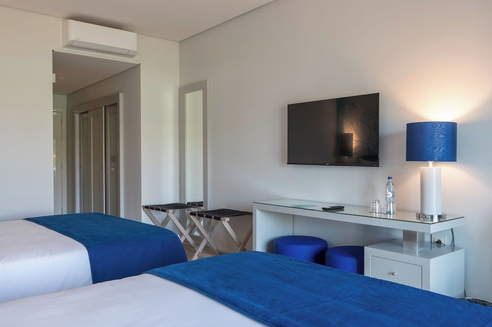 Vila Gale NEP Kids Hotel Premium Family (3 Adults) 3