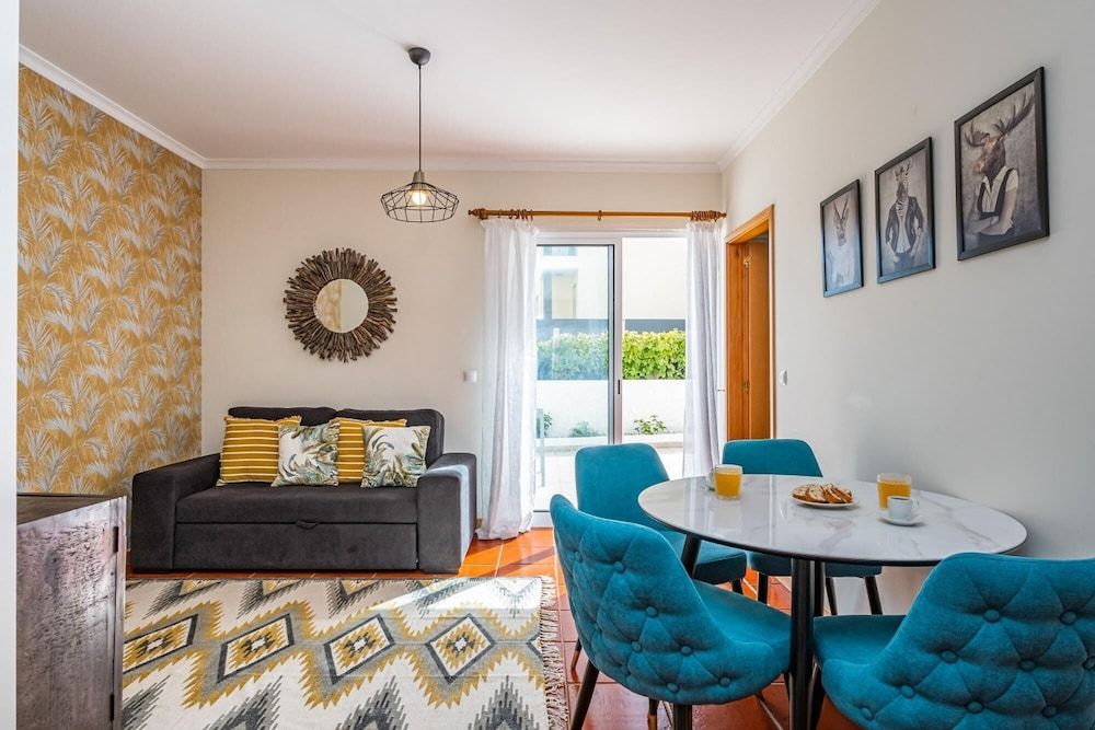 Apartment, Smoking