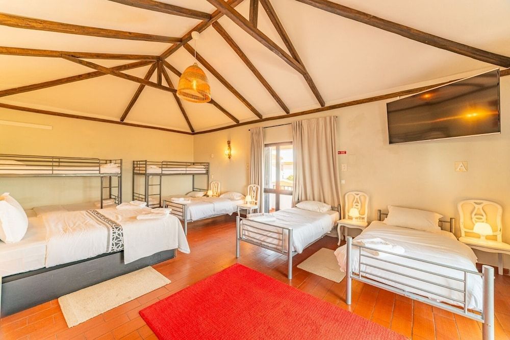 4Ever Palace Design & Nature Cama em dormitório misto com 8 camas 4