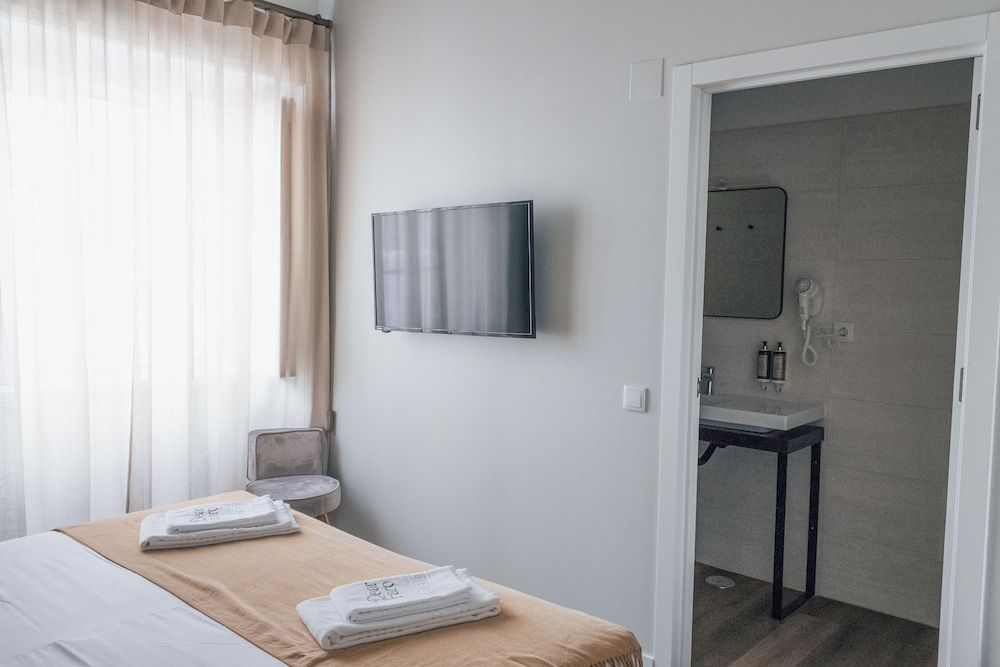 Dear Faro - Guest House Duplo/Twin with Private bathroom 4